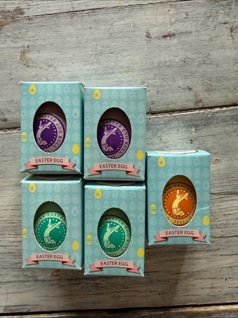 White House wooden 2011 Egg Set — Assorted Purple, Green and Orange